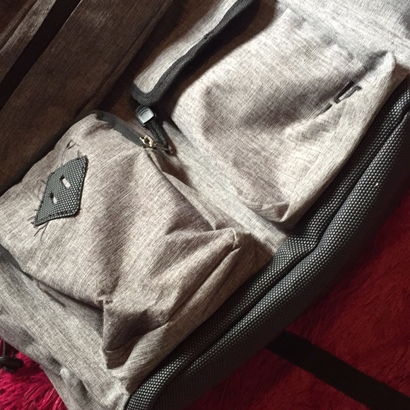 Grey and black hiking backpack 🎒 - Picture 3 of 8